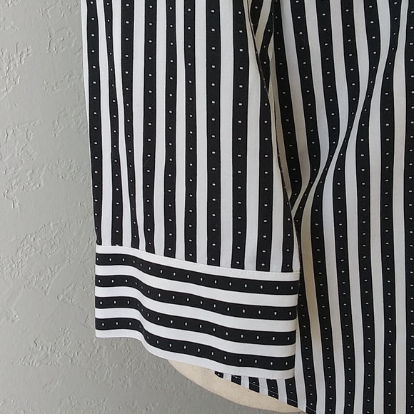 Chico's 3/4 sleeve career button down size 0 - Picture 4 of 13